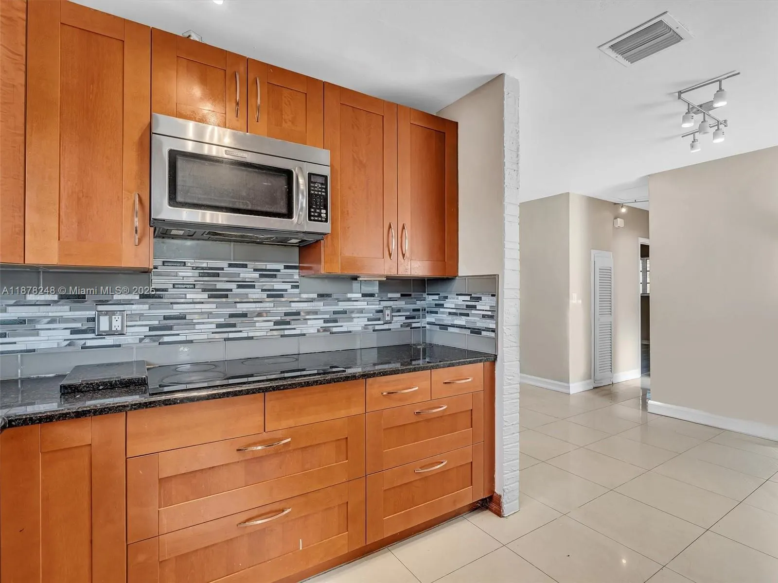 365 NE 171st Ter