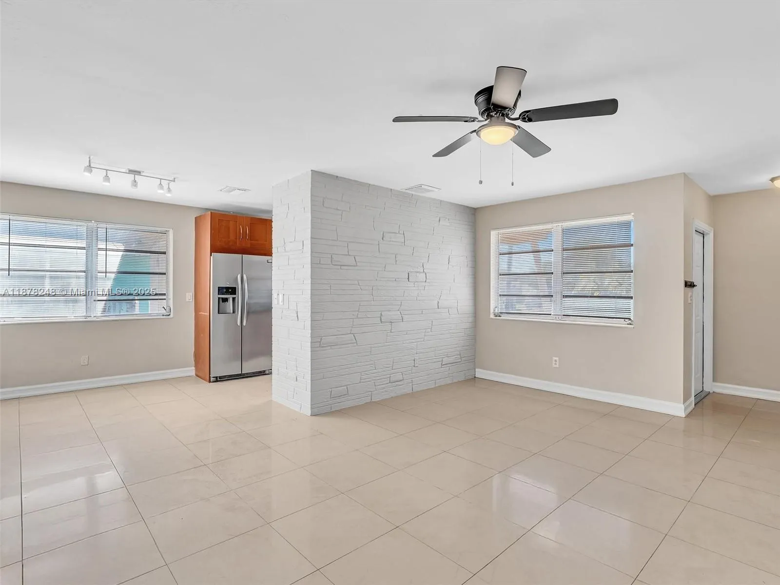 365 NE 171st Ter