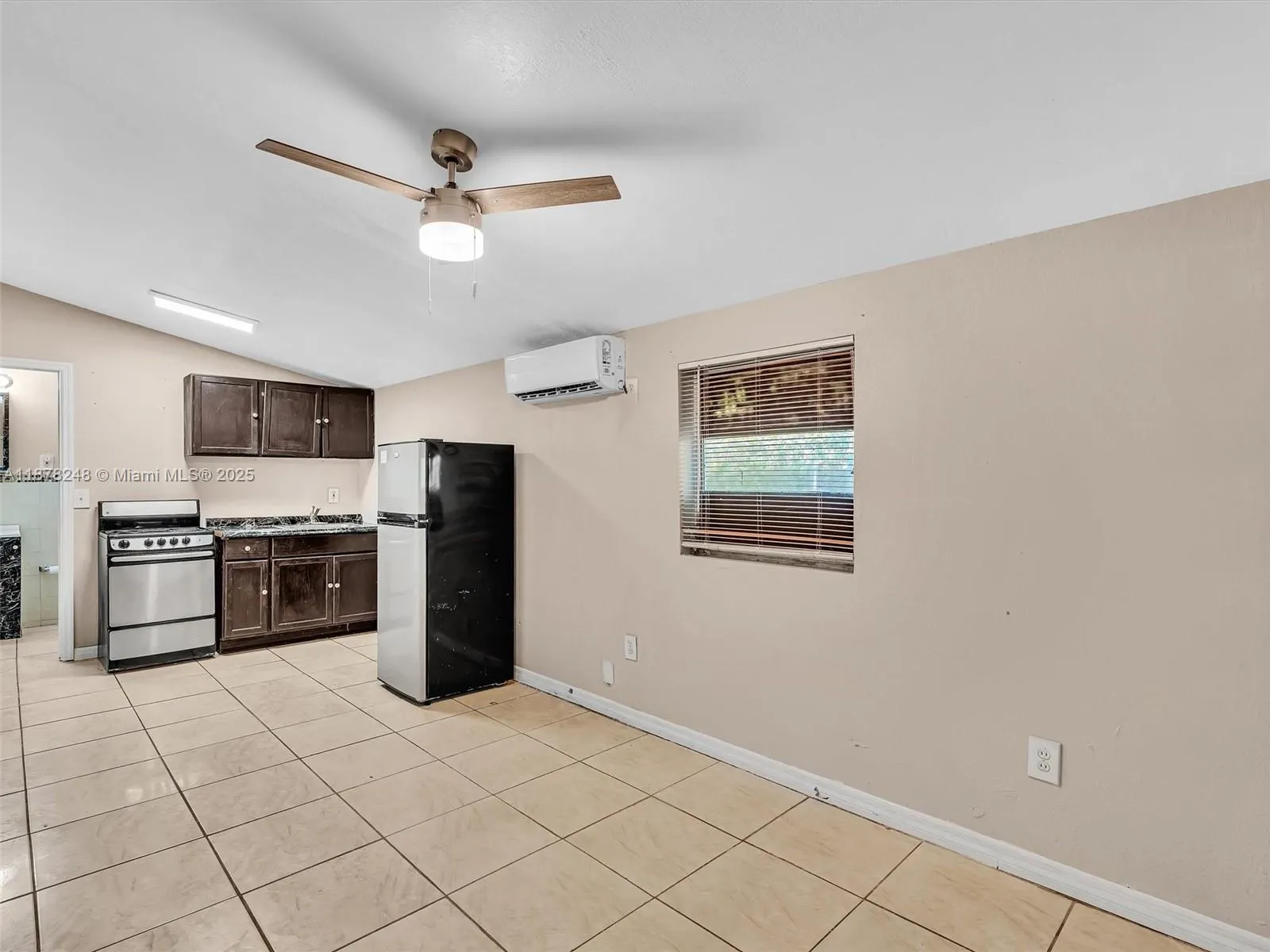 365 NE 171st Ter