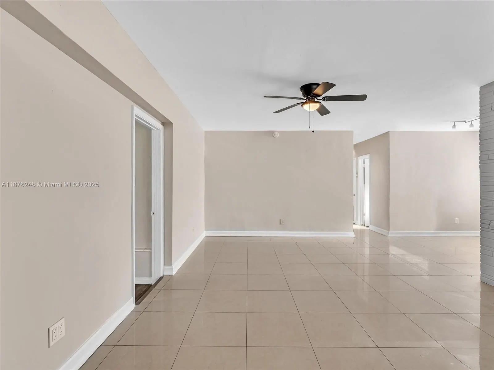 365 NE 171st Ter