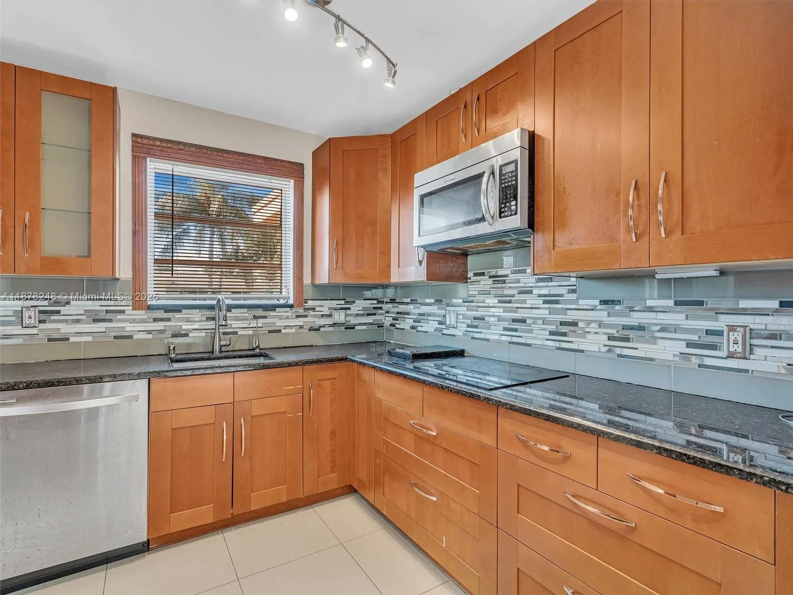 365 NE 171st Ter