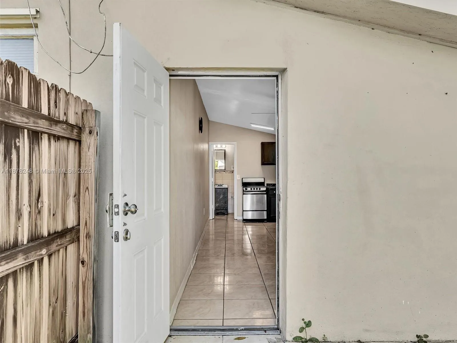 365 NE 171st Ter