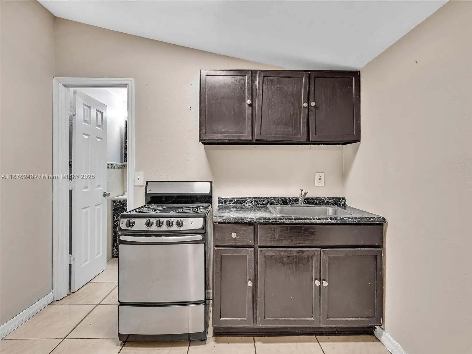 365 NE 171st Ter