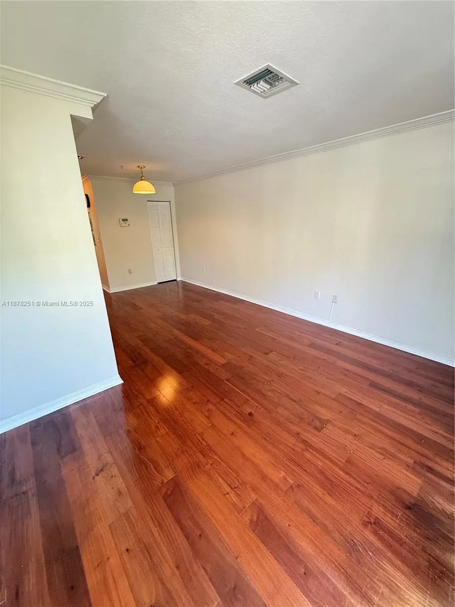2082 NE 167th St, #2-104