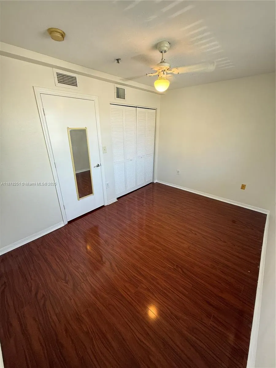 2082 NE 167th St, #2-104