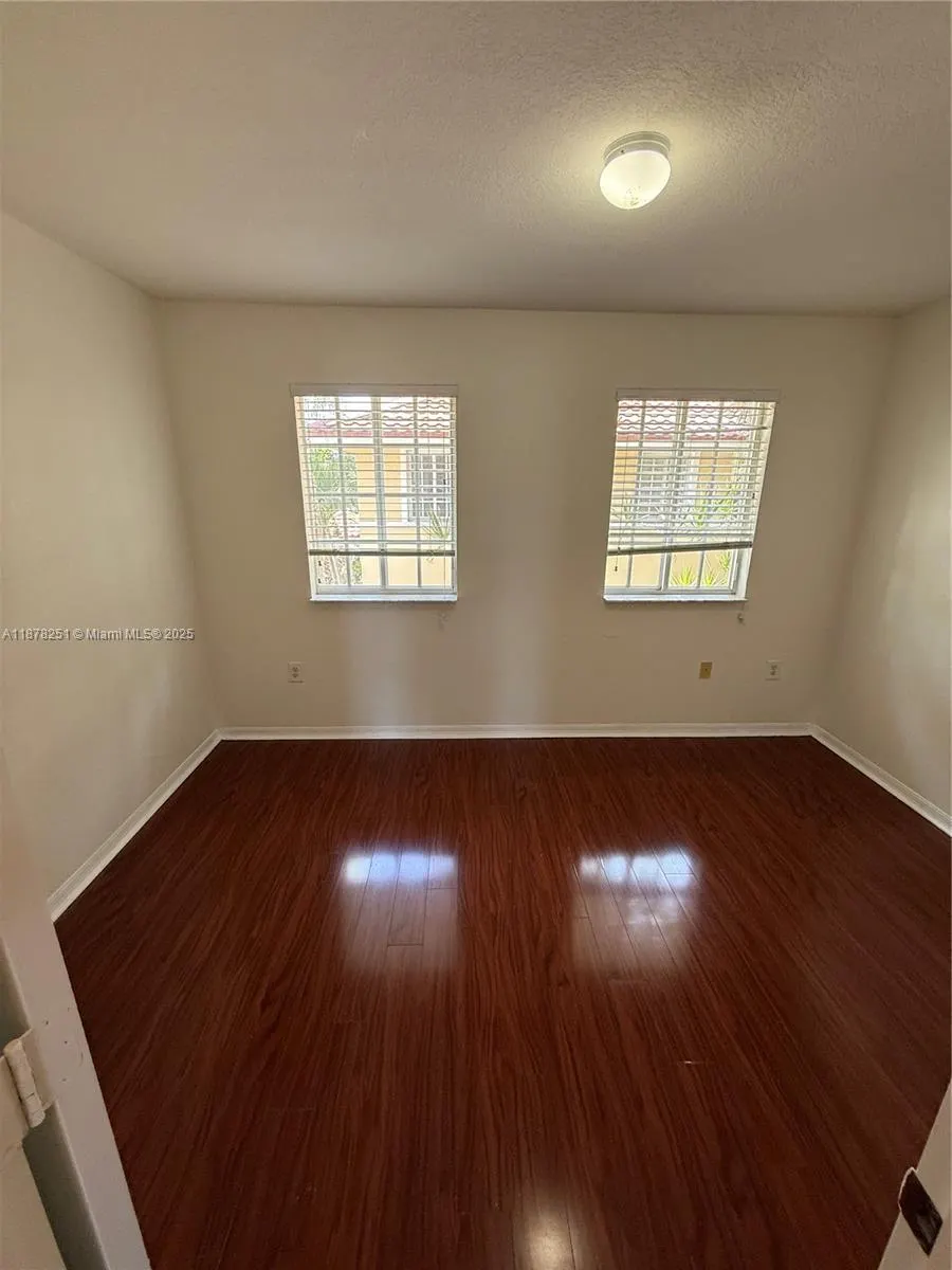 2082 NE 167th St, #2-104