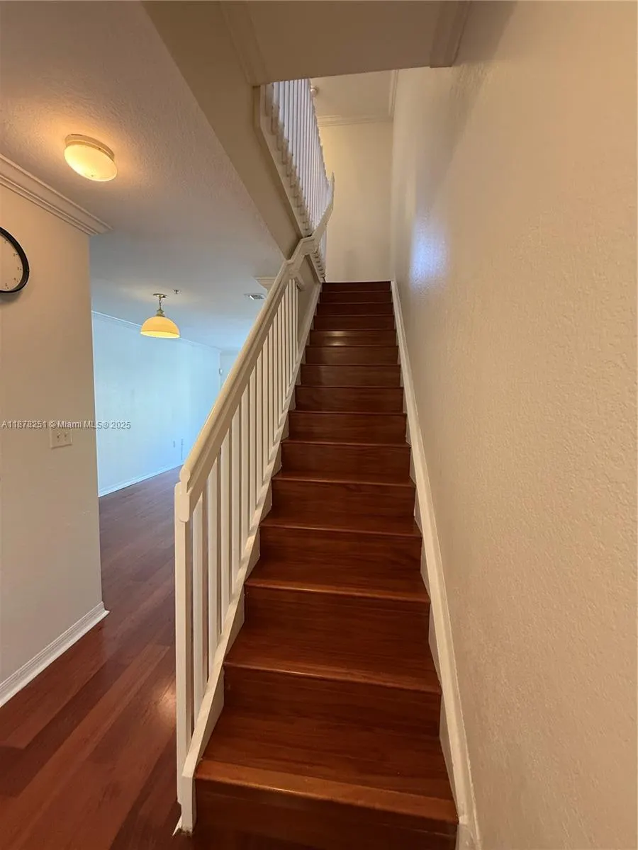 2082 NE 167th St, #2-104
