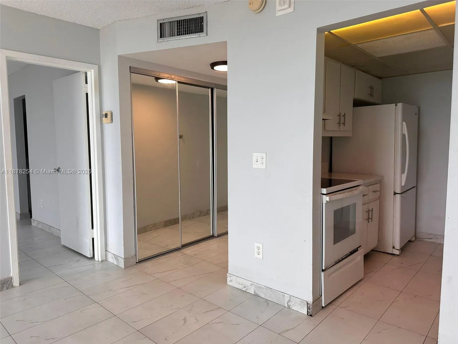 2350 NE 135th St, #1406