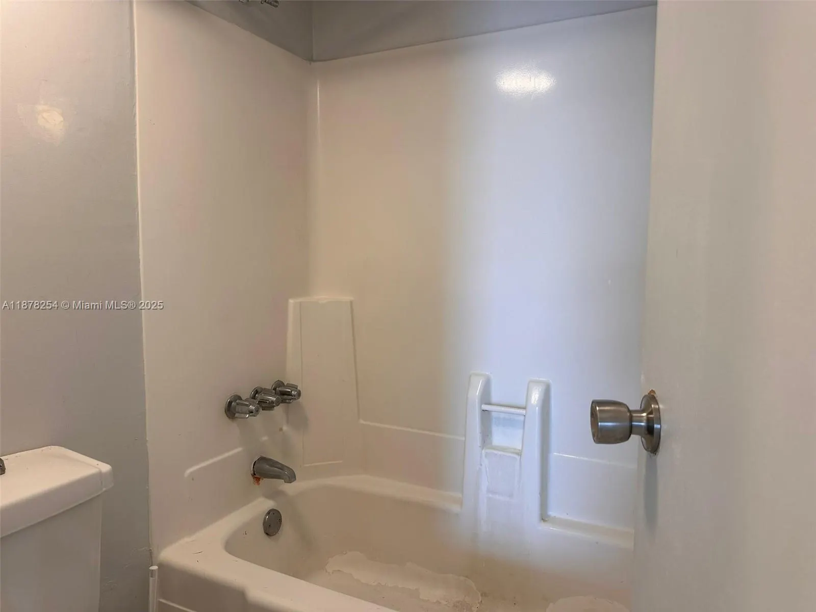 2350 NE 135th St, #1406