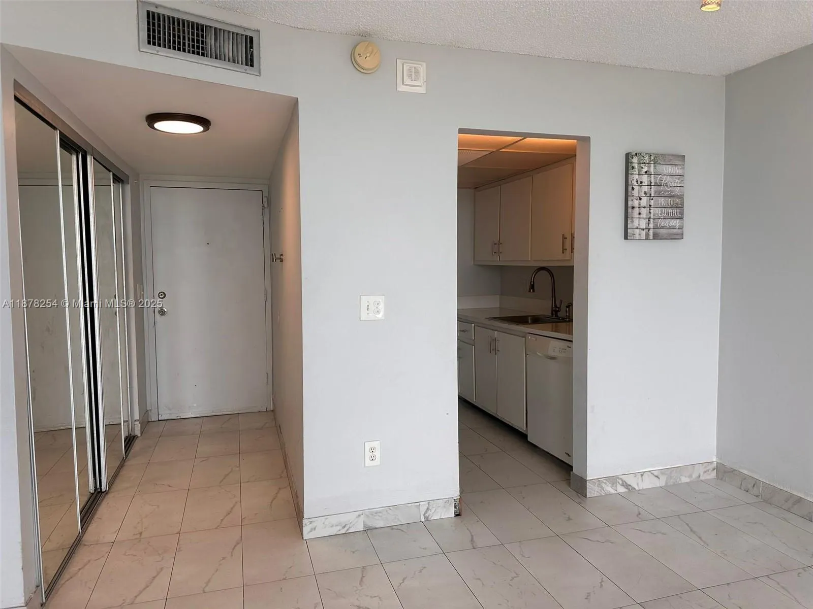 2350 NE 135th St, #1406