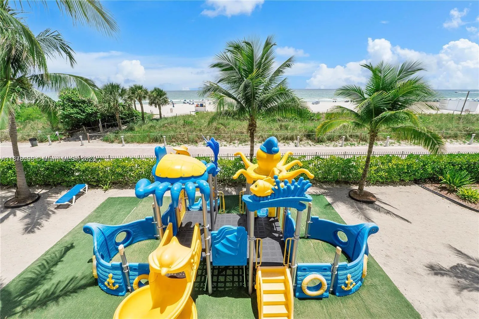 6039 Collins Ave, #828