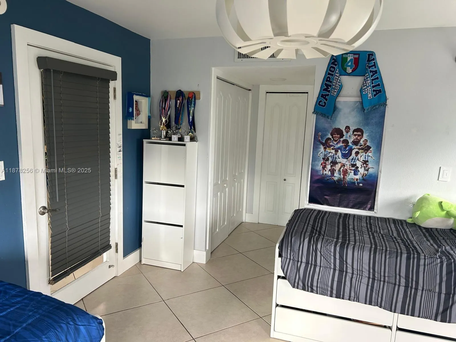 6039 Collins Ave, #828