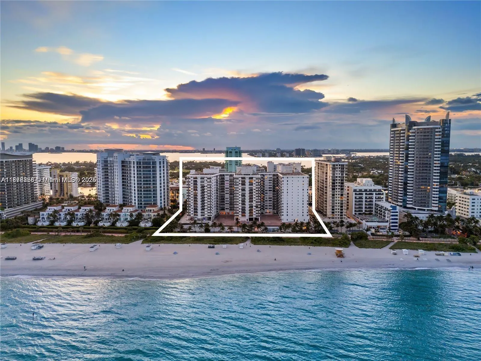 6039 Collins Ave, #828