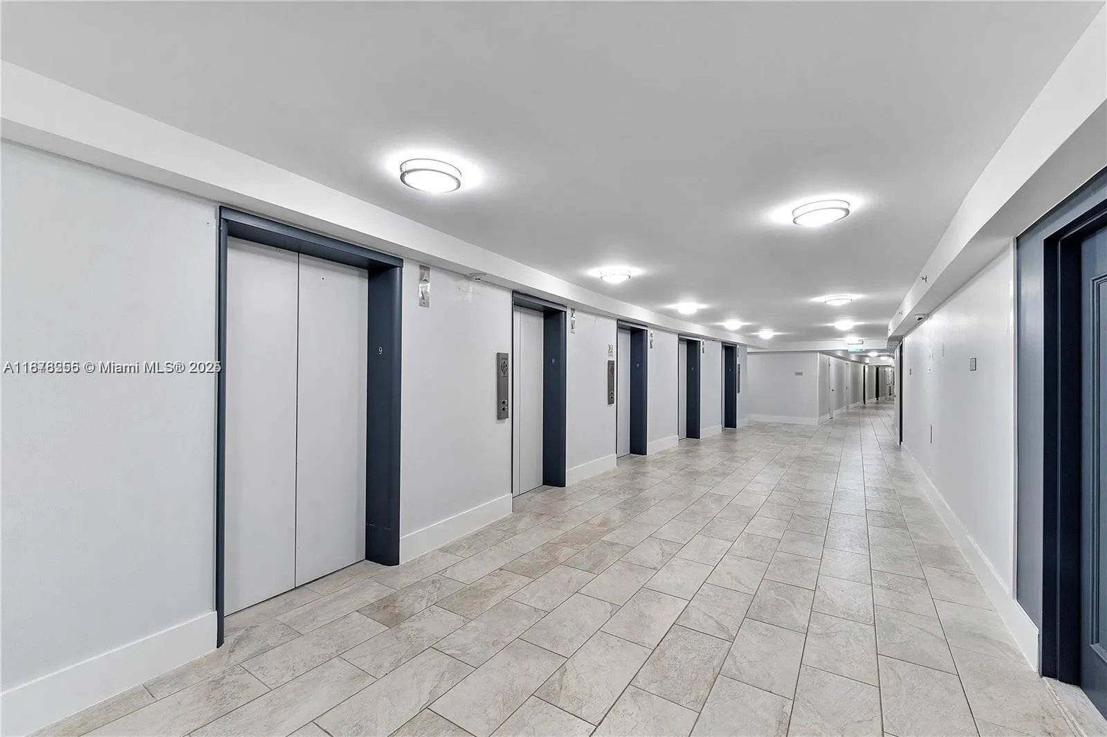 6039 Collins Ave, #828