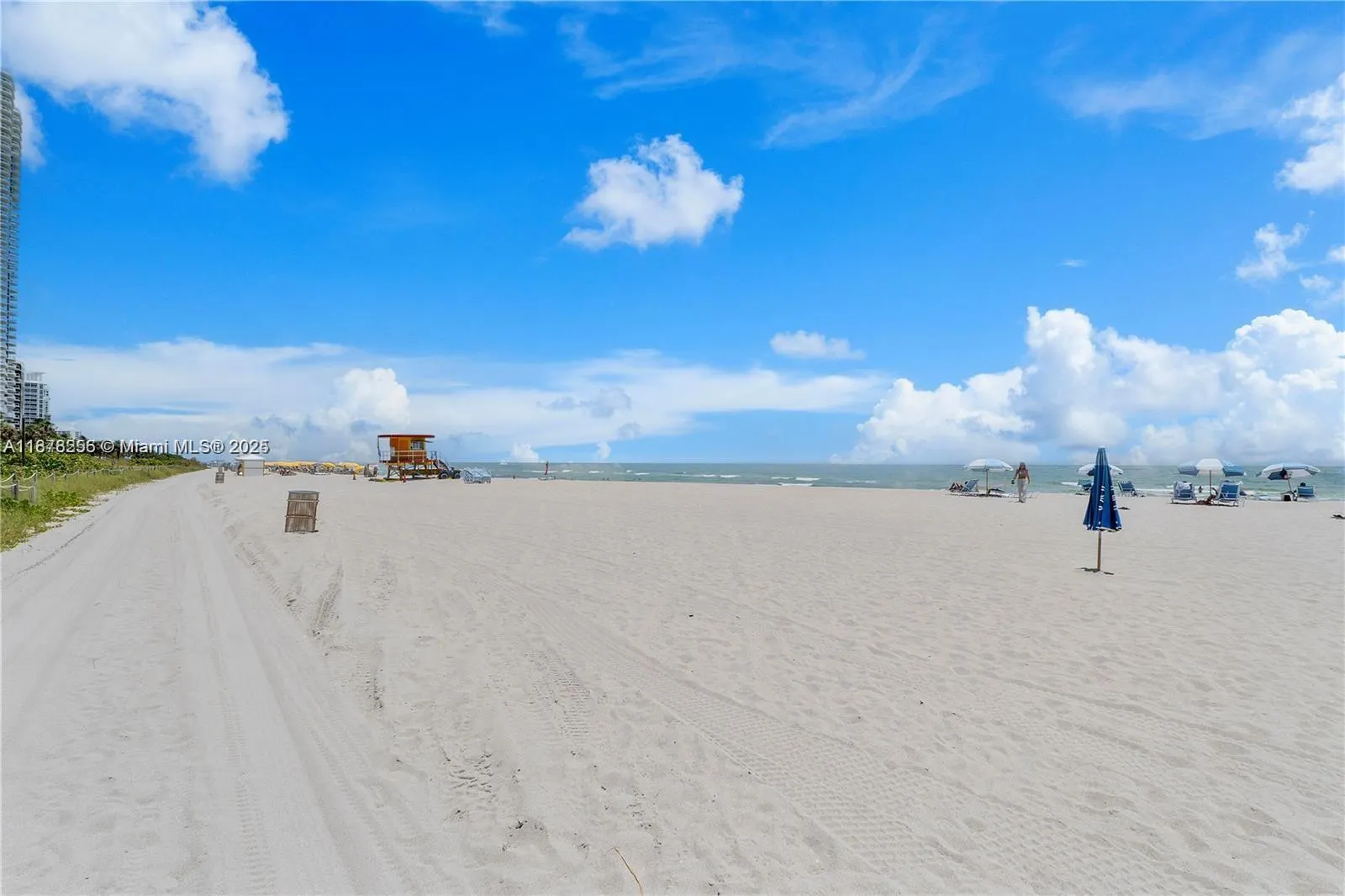 6039 Collins Ave, #828