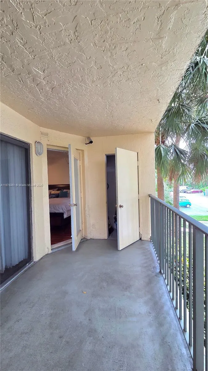 9999 Summerbreeze Dr, #805