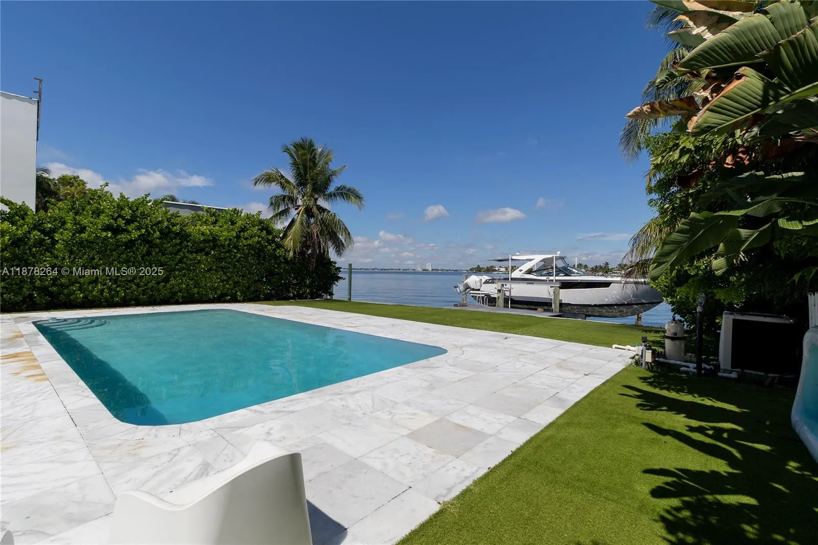 1215 N Biscayne Point Rd