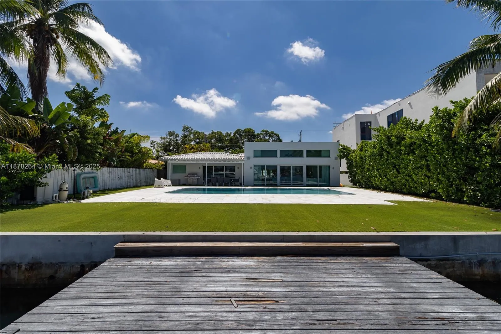1215 N Biscayne Point Rd