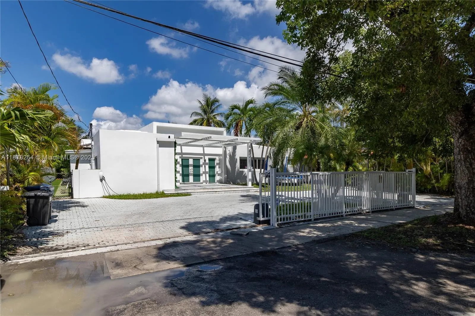 1215 N Biscayne Point Rd
