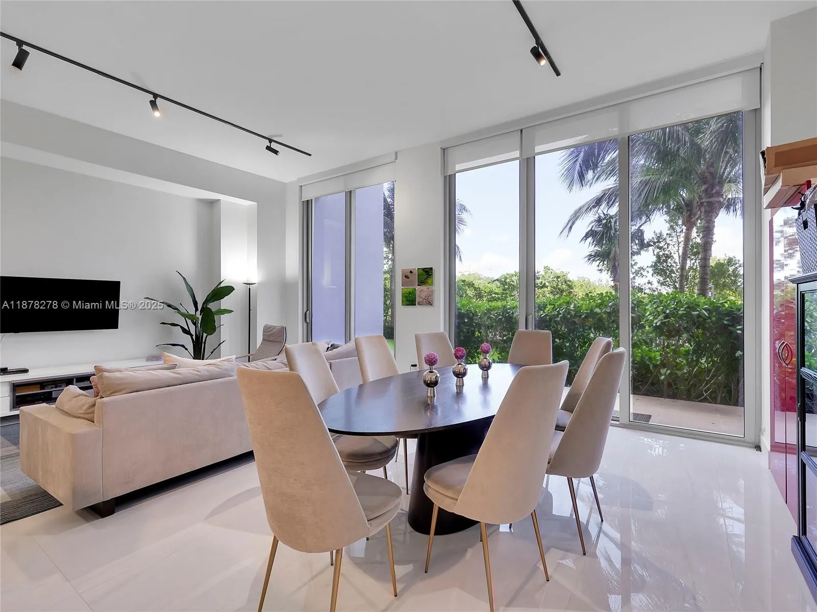 16385 Biscayne Blvd, #105