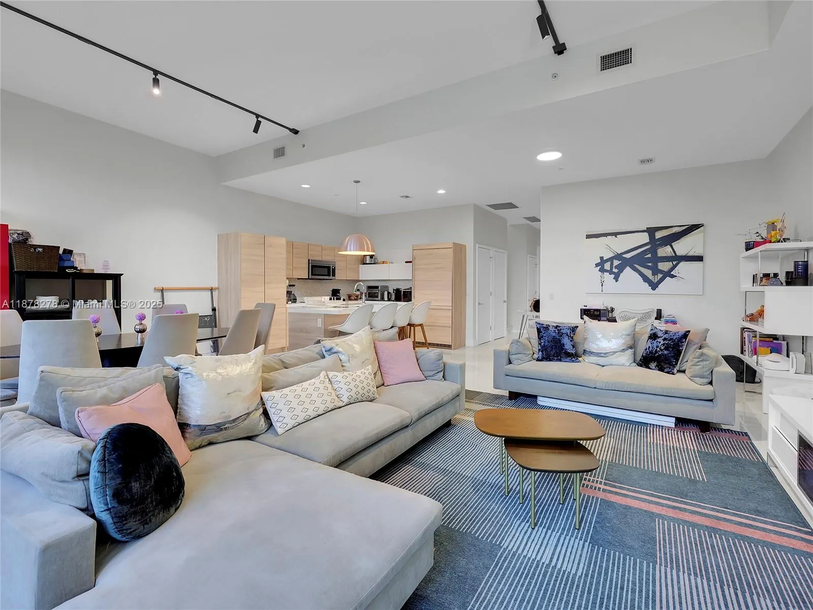 16385 Biscayne Blvd, #105