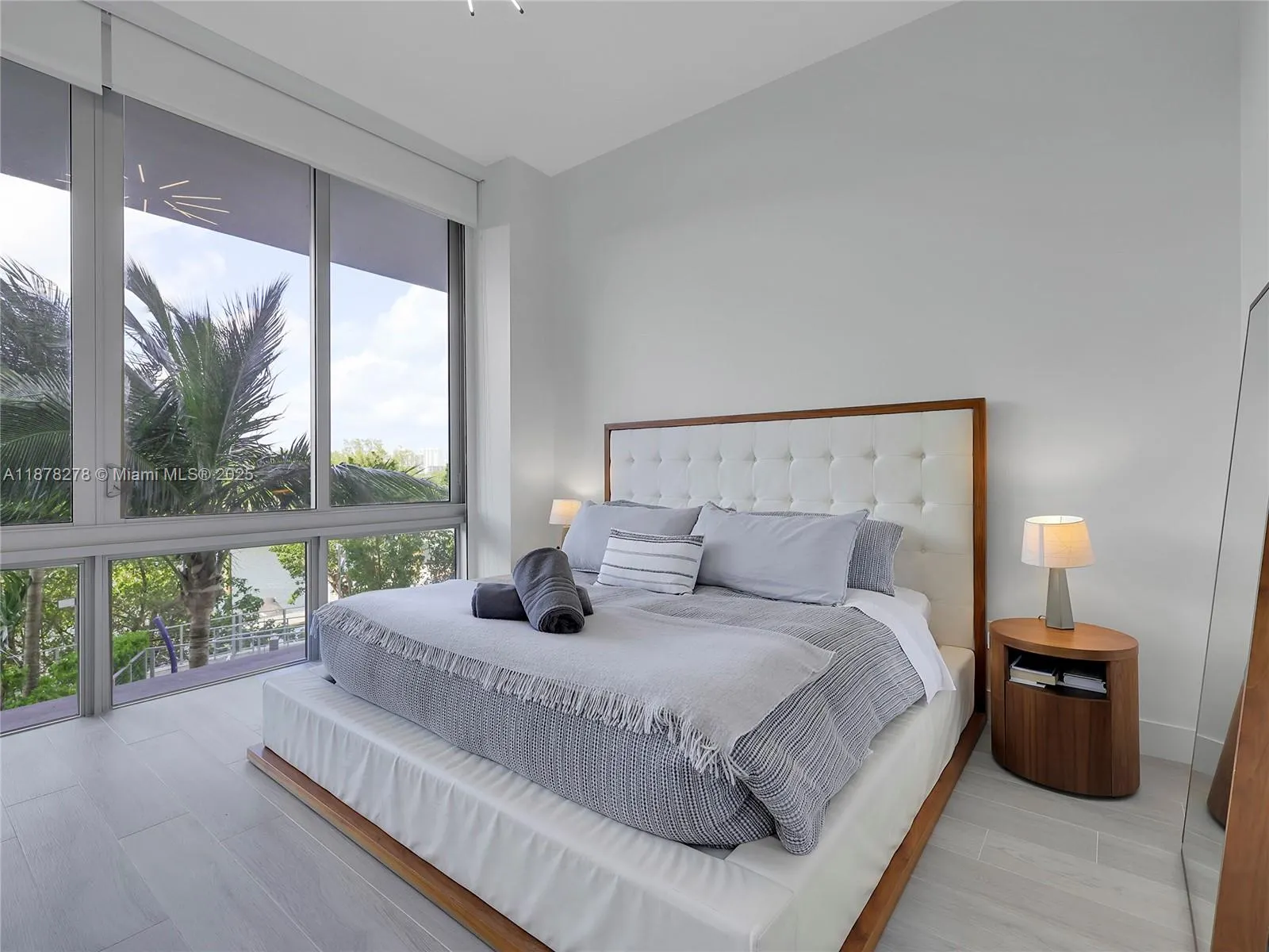 16385 Biscayne Blvd, #105