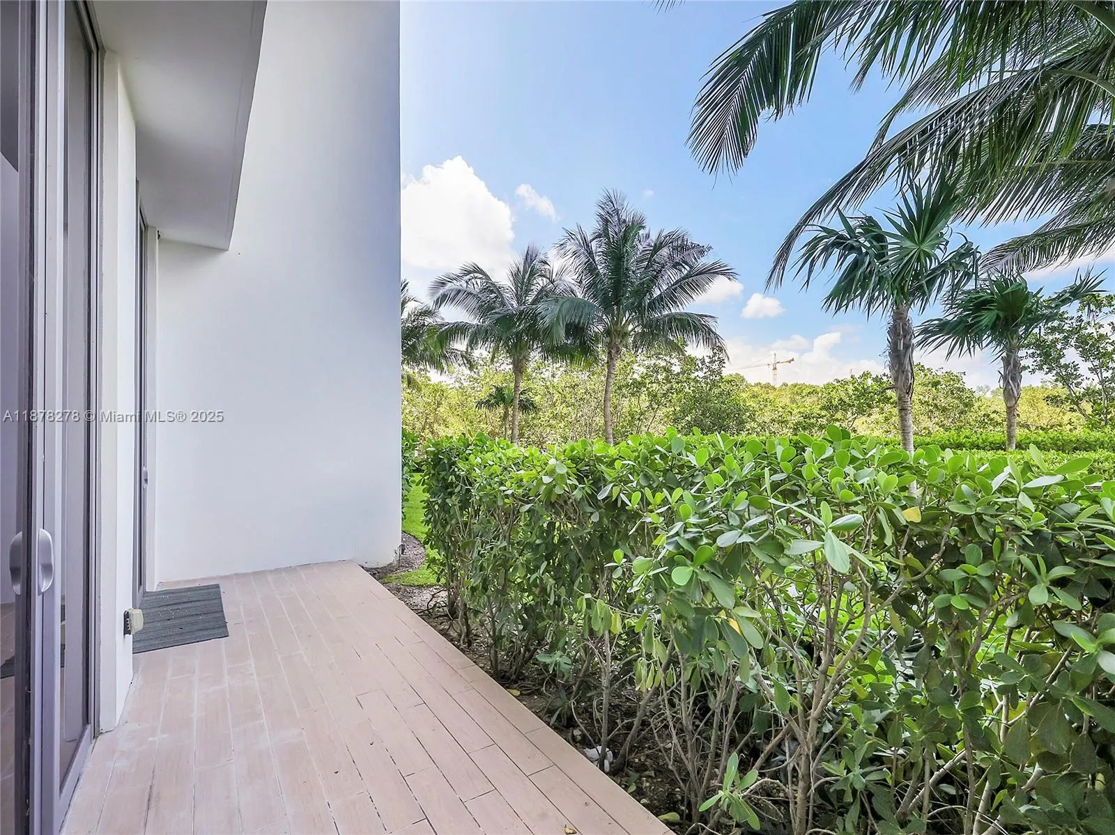 16385 Biscayne Blvd, #105