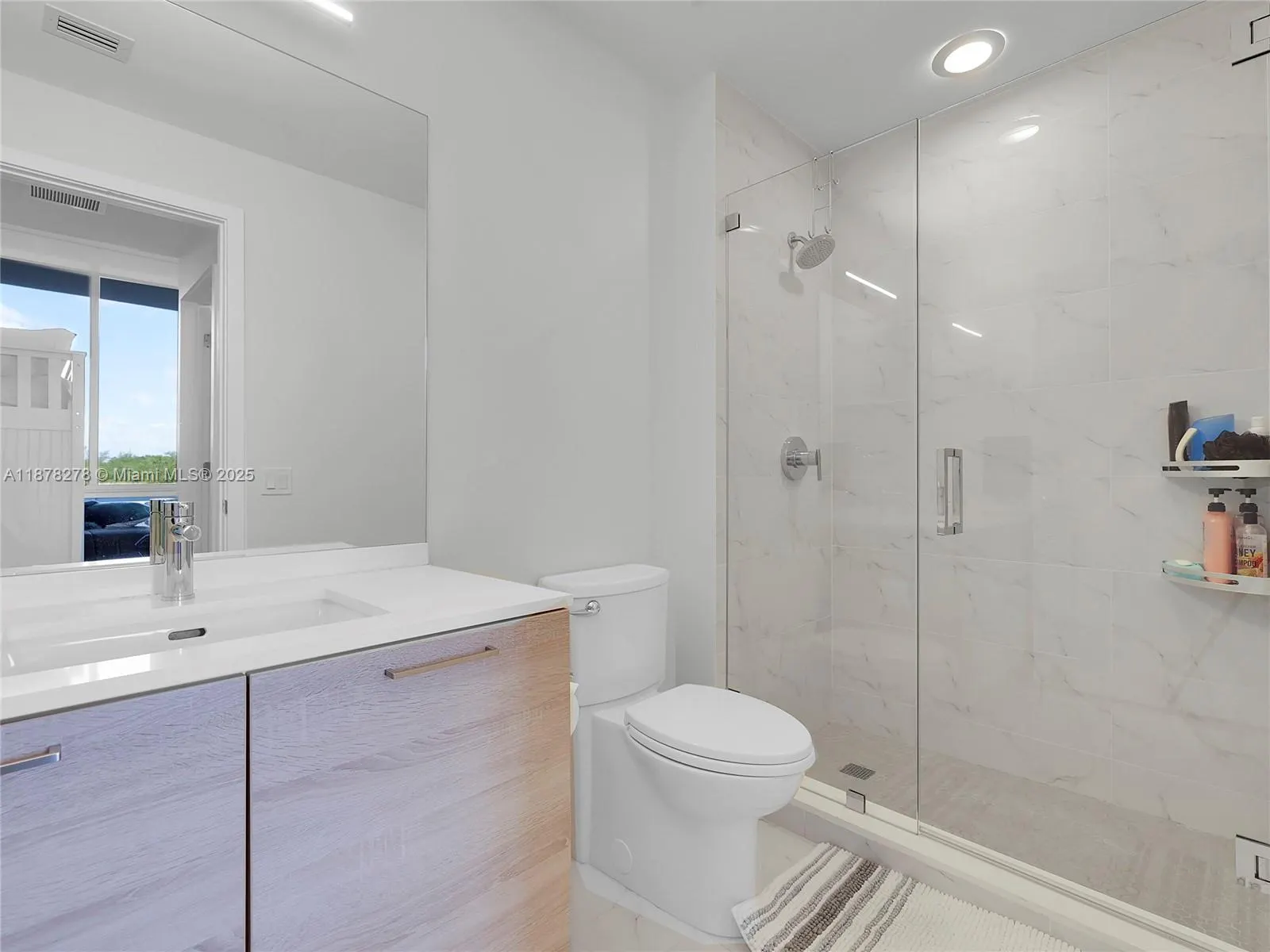 16385 Biscayne Blvd, #105