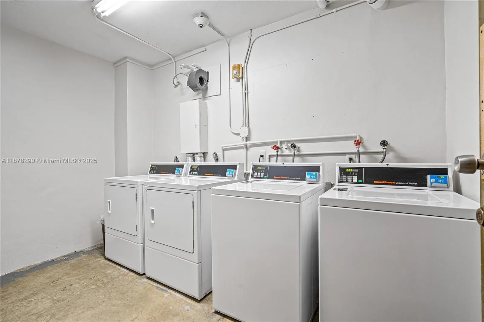 2899 Collins Ave, #1021