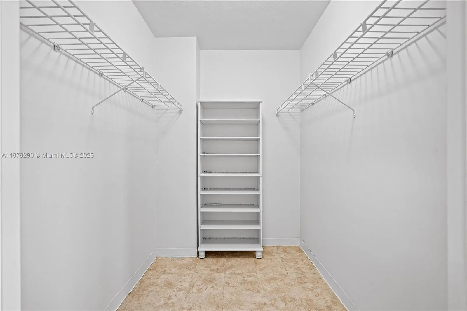 2899 Collins Ave, #1021