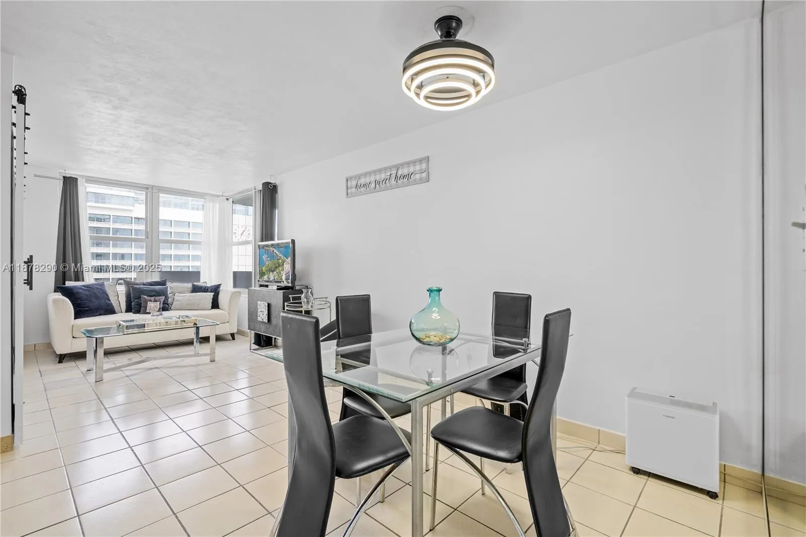 2899 Collins Ave, #1021