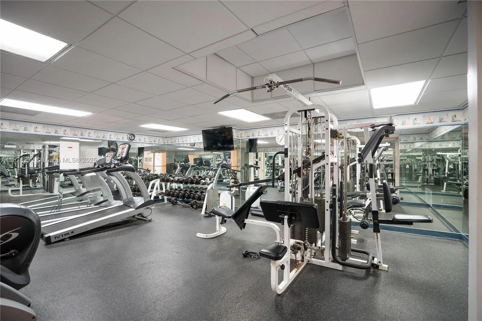 2899 Collins Ave, #1021