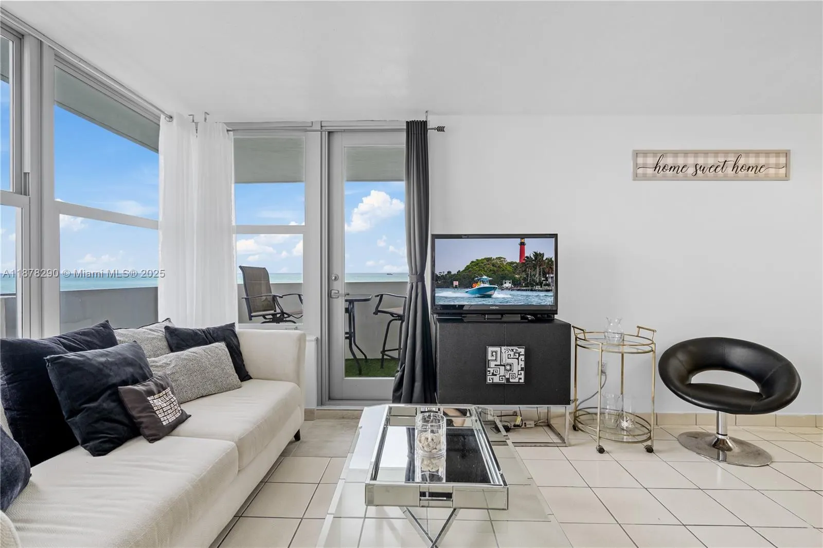 2899 Collins Ave, #1021