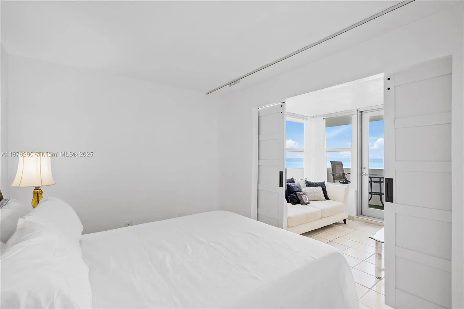 2899 Collins Ave, #1021