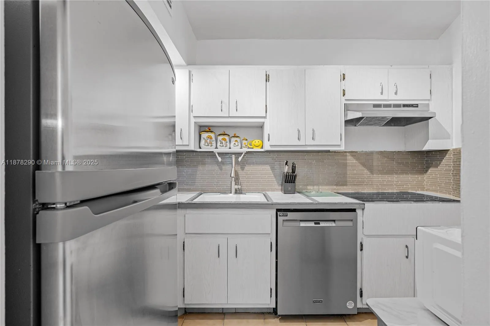 2899 Collins Ave, #1021