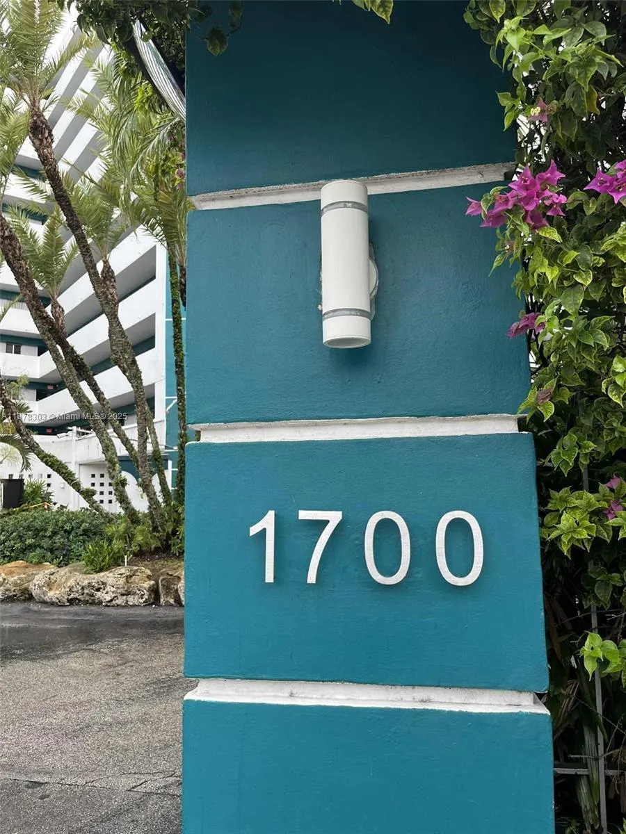 1700 NW N River Dr, #908