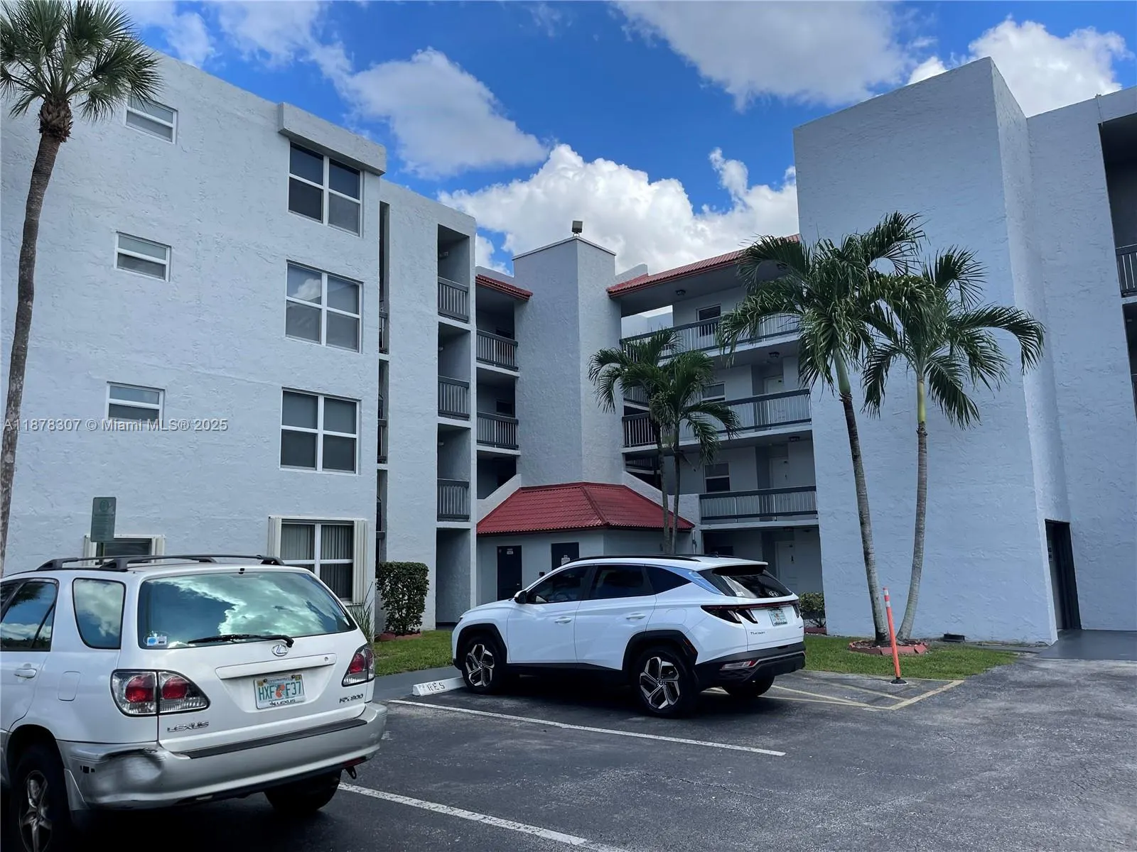 9461 Evergreen Pl, #403