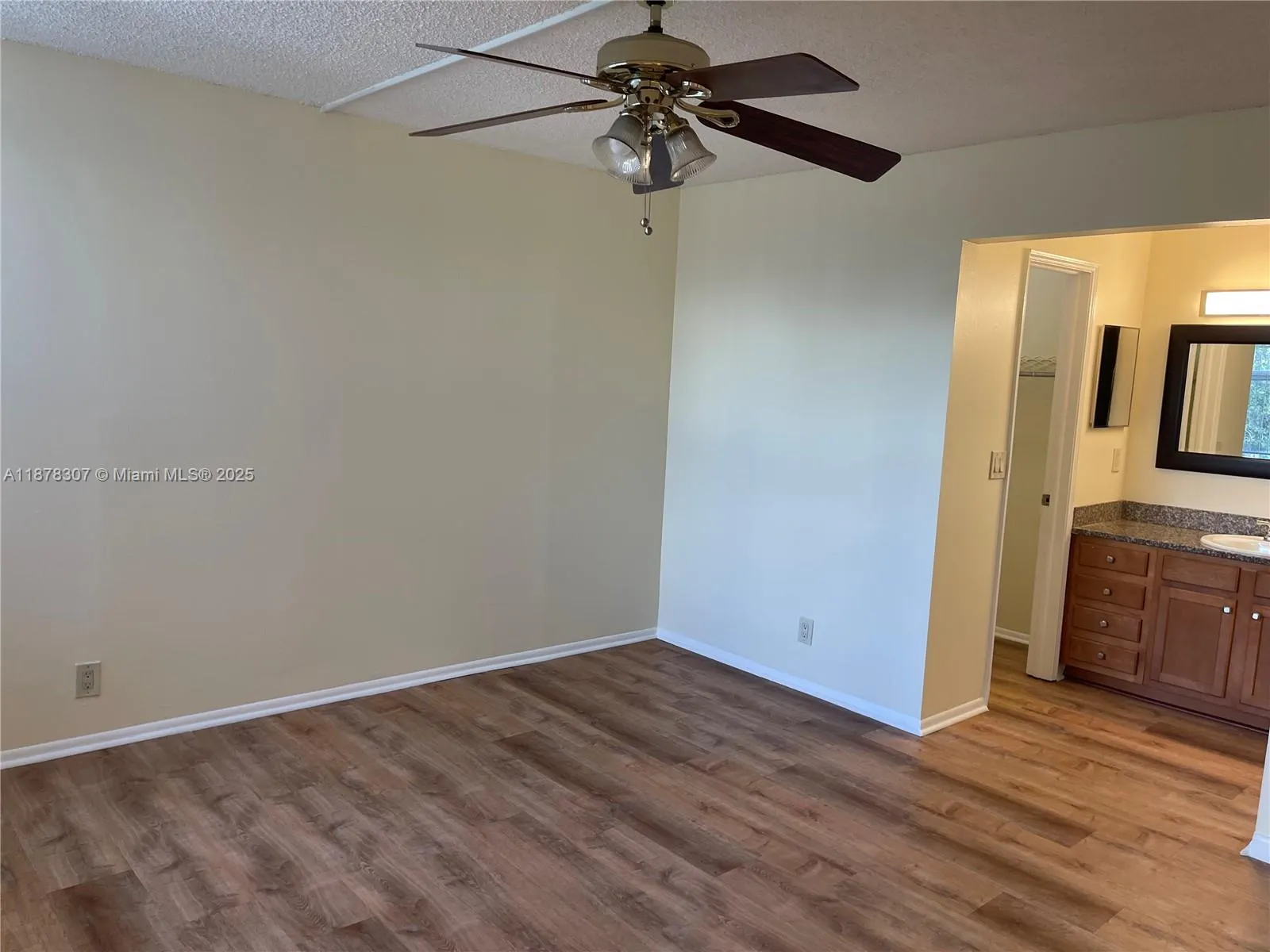 9461 Evergreen Pl, #403