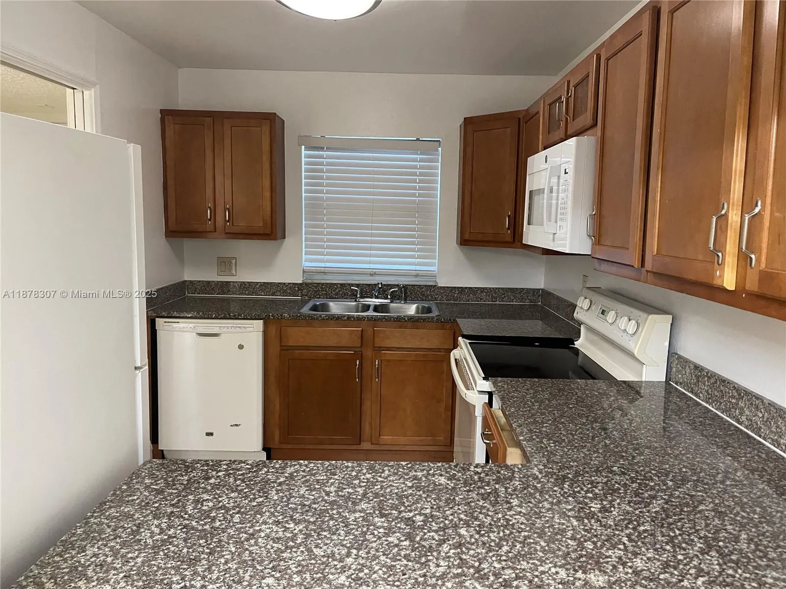 9461 Evergreen Pl, #403