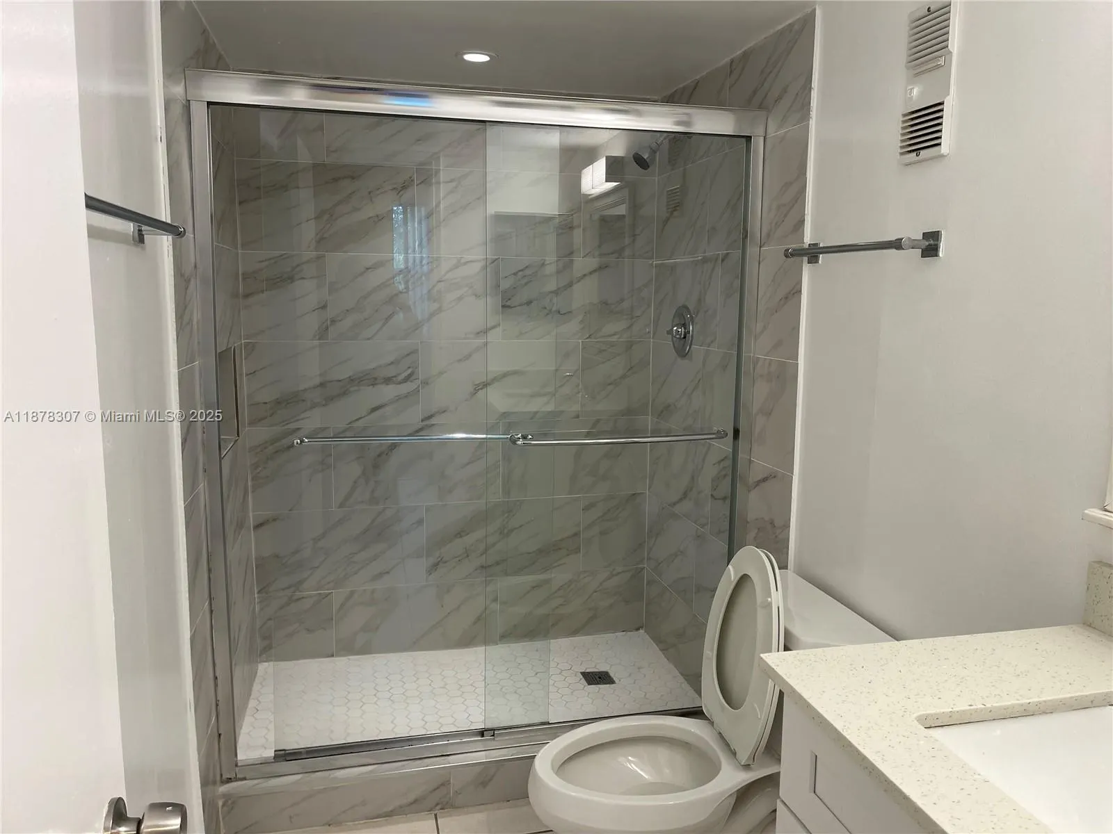 9461 Evergreen Pl, #403