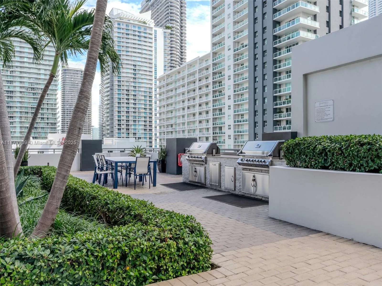 60 SW 13th St, #2211