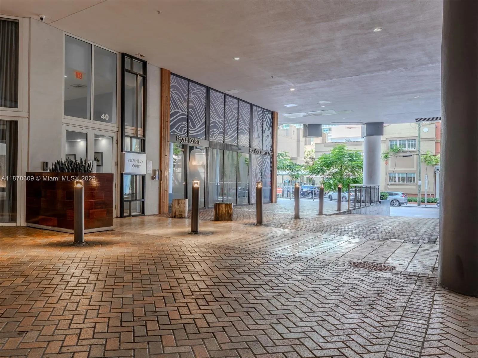 60 SW 13th St, #2211