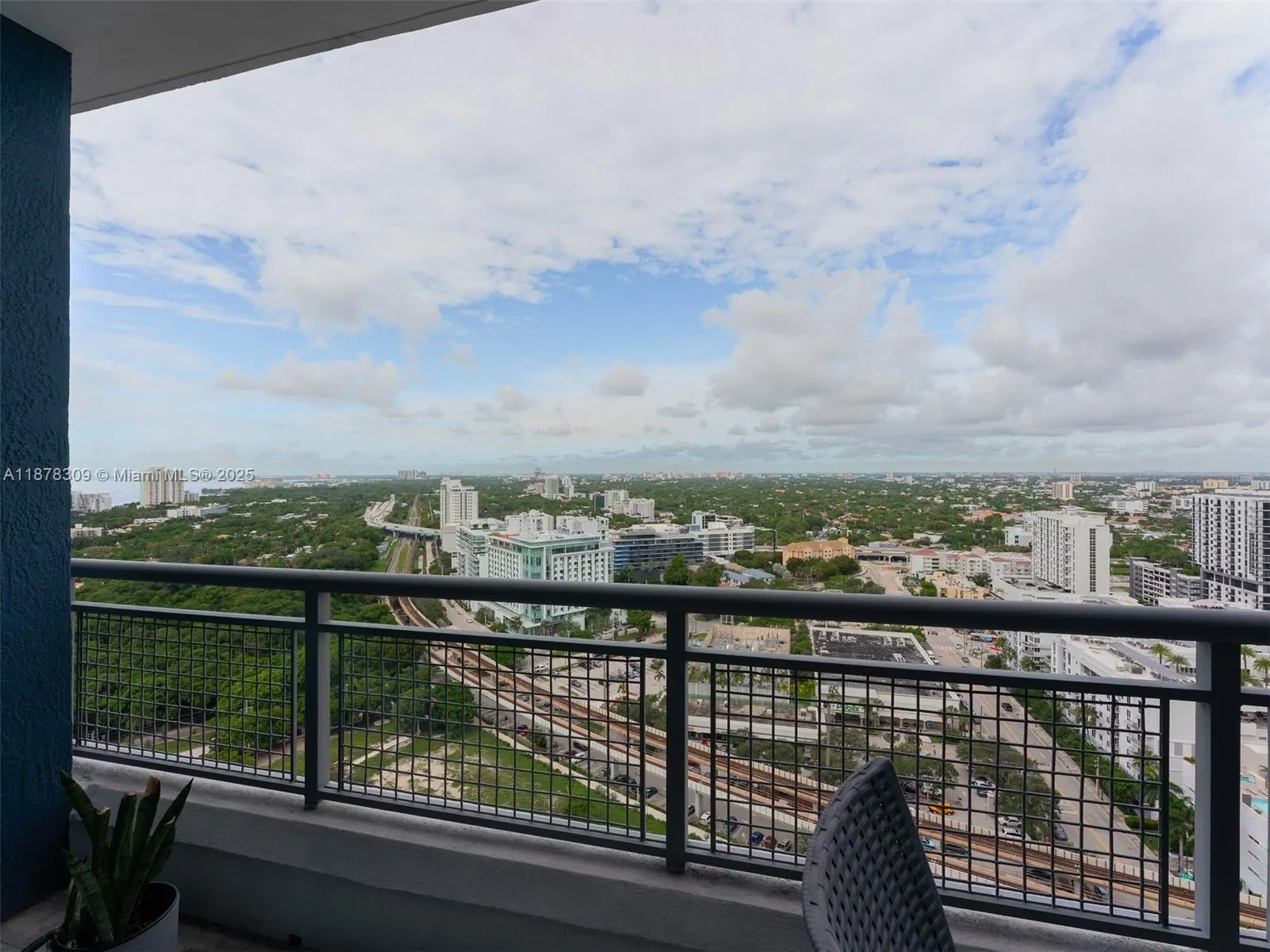 60 SW 13th St, #2211