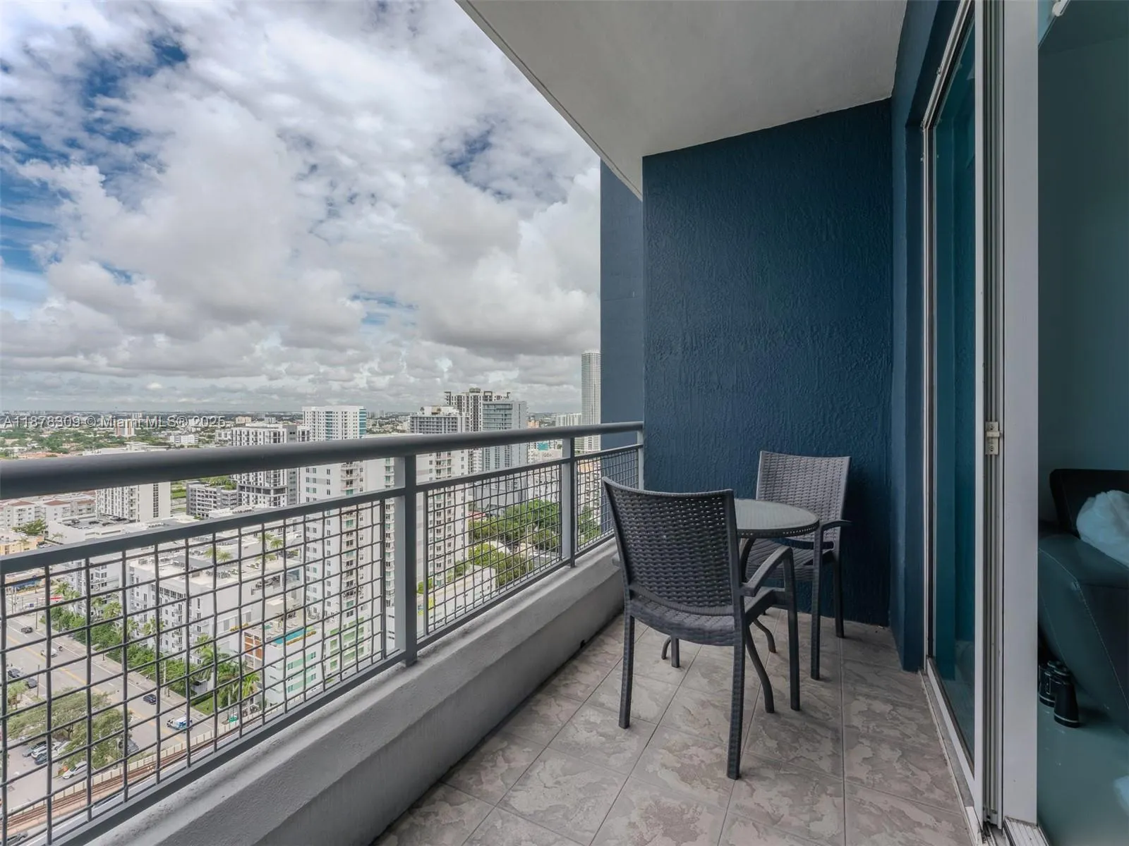 60 SW 13th St, #2211