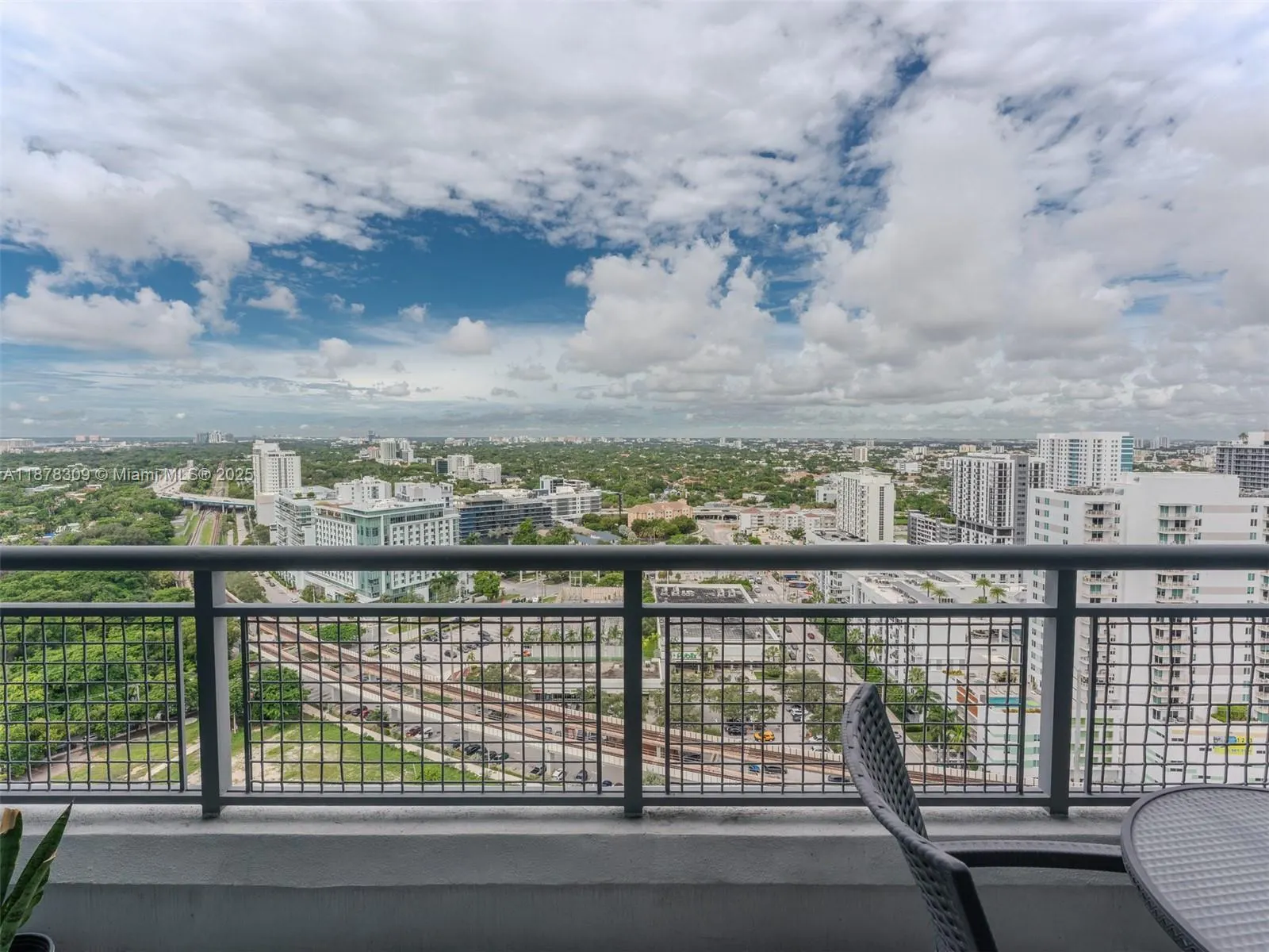 60 SW 13th St, #2211
