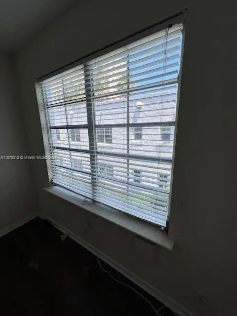 610 8th St, #203