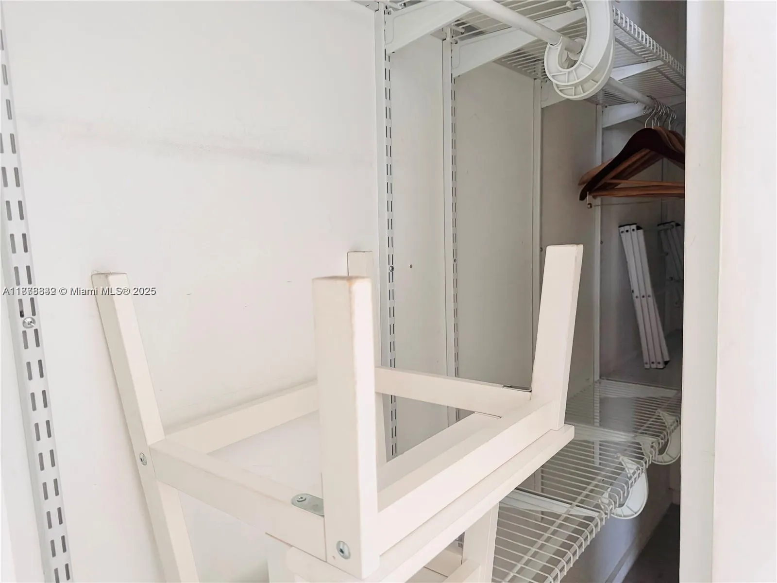 1601 Meridian Ave, #208