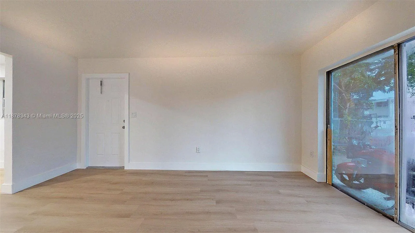 567 SW 3rd St, #1
