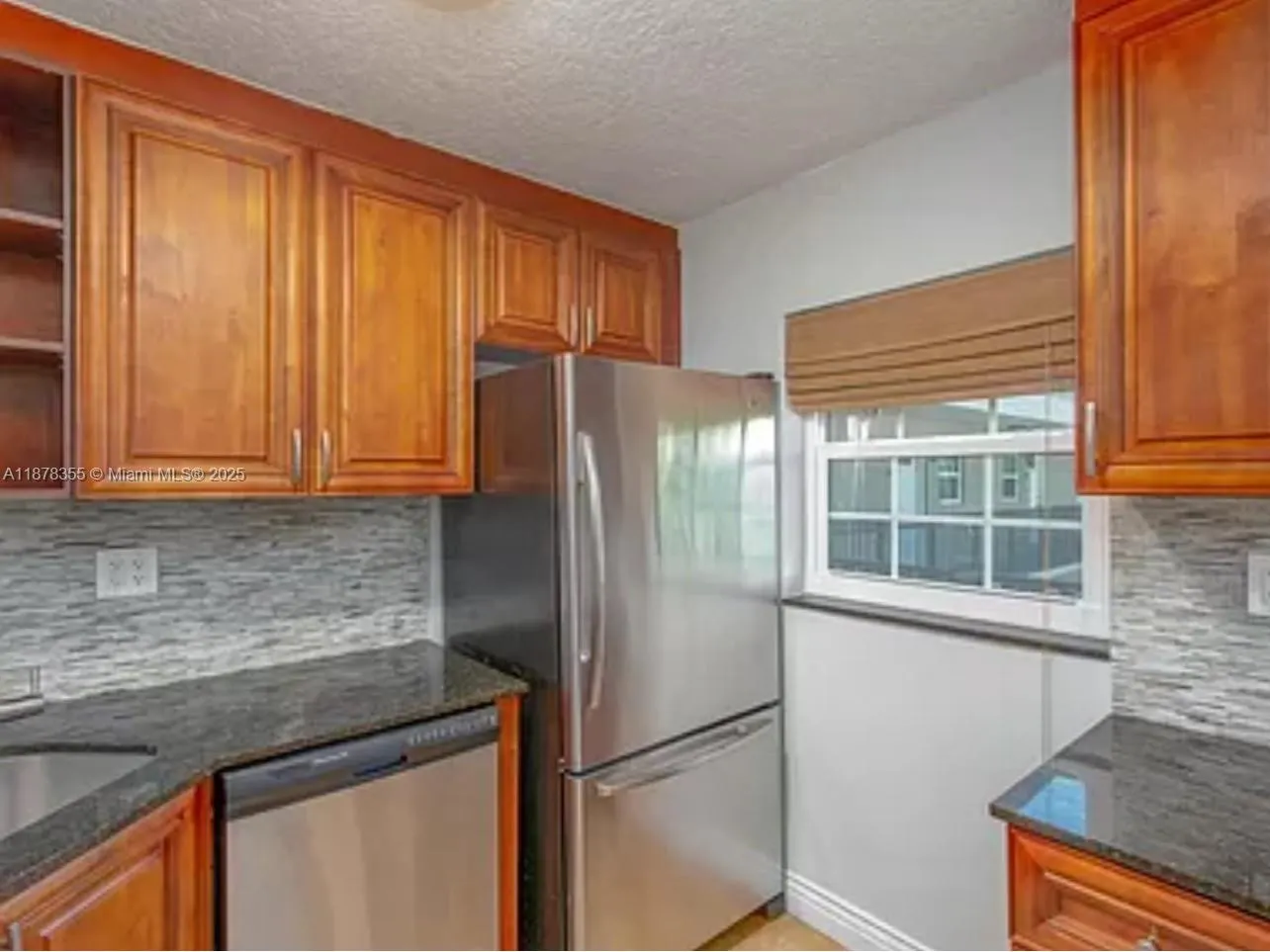 633 NE 2nd Ave, #8