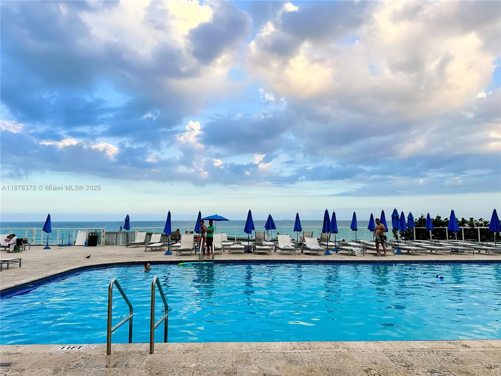 19201 Collins Ave, #707